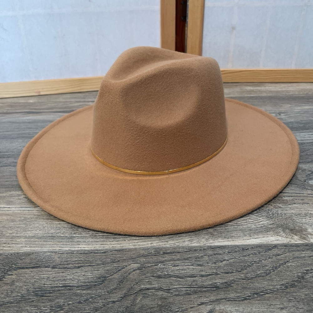 Tan Wide-Brim Fedora Hat